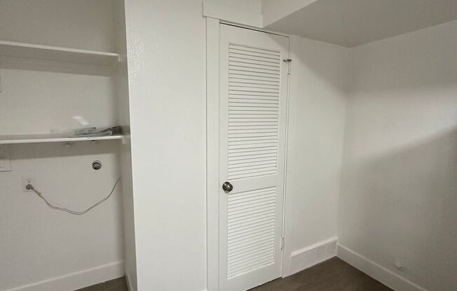 2 beds, 1 bath, $1,300