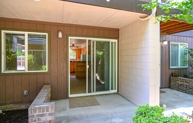 2 beds, 1 bath, $1,550, Unit 3