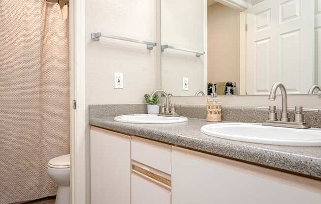 Twin Creeks | Bathroom