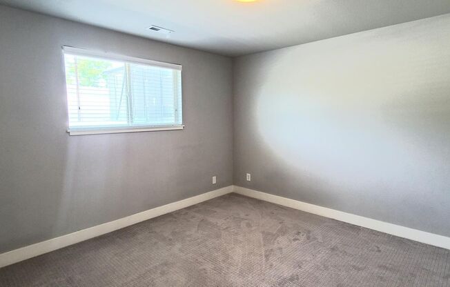 1 bed, 1 bath, 560 sqft, $1,195, Unit 10