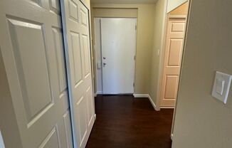 Studio, 1 bath, 360 sqft, $2,295