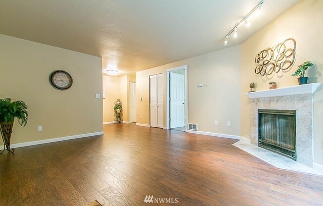 1 Bedroom 1 Bathroom + Amenities in Mountlake Terrace