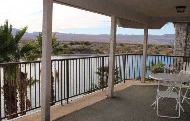 Riverfront 4 Bedroom Vacation Home Includes utiliities Avail January-May 23