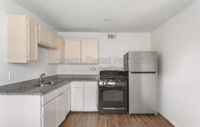 2 beds, 1 bath, 650 sqft, $1,000, Unit 10