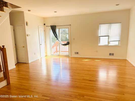 277 RIEDEL AVE