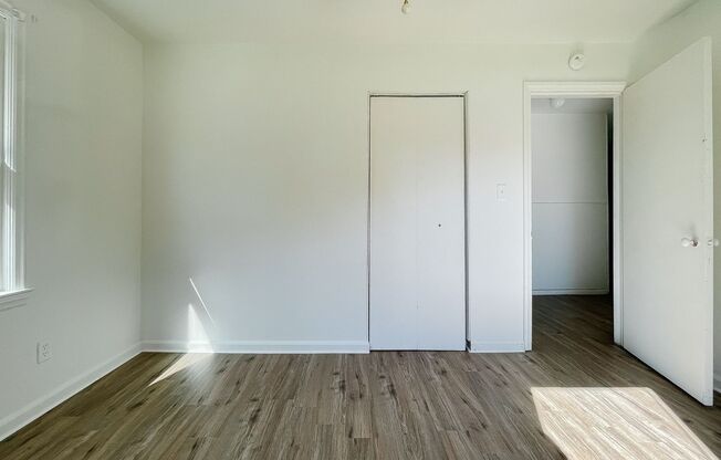 2 beds, 1 bath, $995