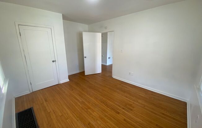 2 beds, 1 bath, $1,050