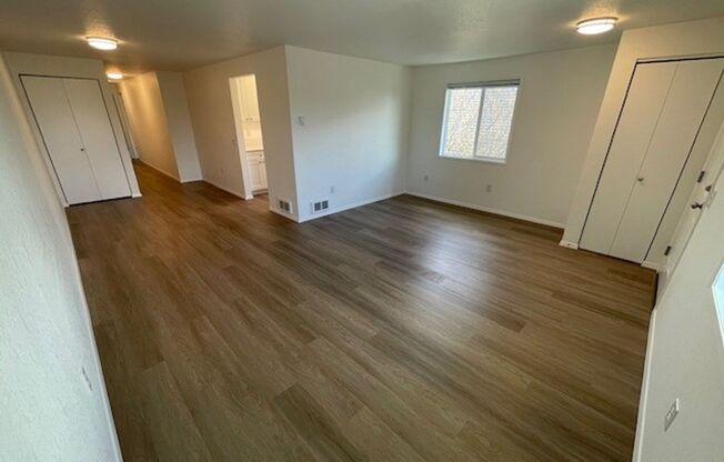 (2P) 510 N. 47th