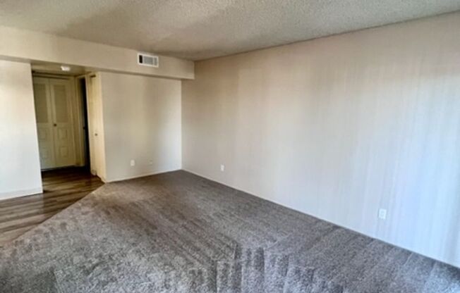 1 bed, 1 bath, 700 sqft, $1,595, Unit 84