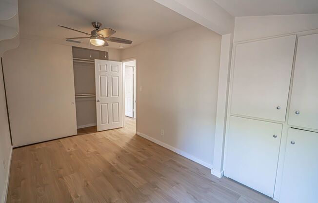 2 beds, 1 bath, $2,595