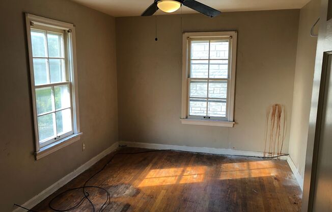 3 beds, 1 bath, $1,300