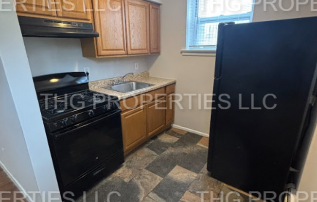 315 W 8th