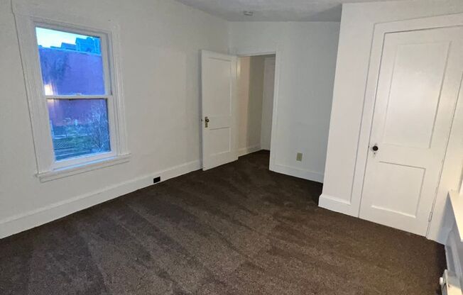 2 beds, 1 bath, $1,250, Unit Rear