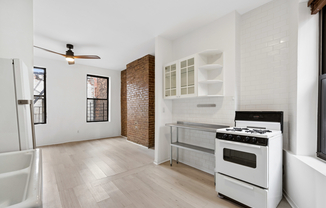 349 W 44 ST