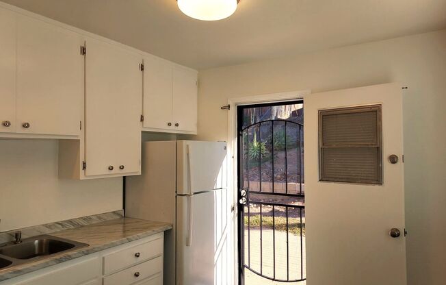 2 beds, 1 bath, 800 sqft, $2,395, Unit 6091