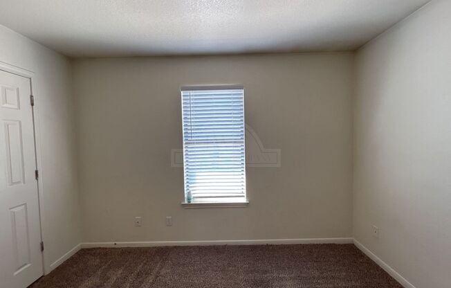 2 beds, 1 bath, $699, Unit 103 Truman Ave W Unit 9