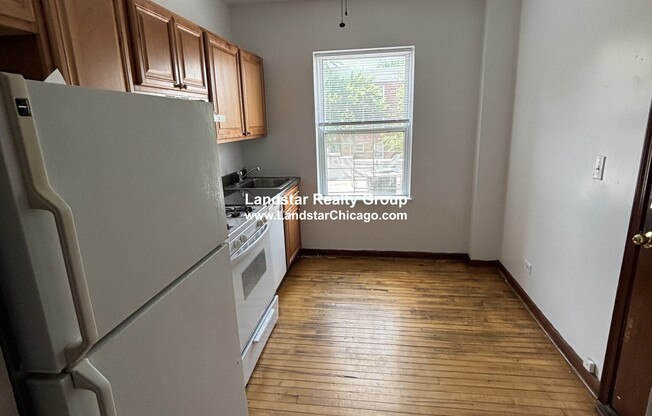 3159 W ARGYLE