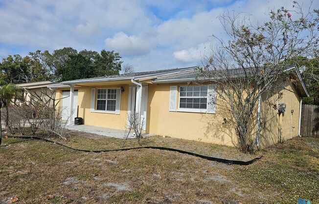 2 bedroom, 1 bath, 1 car garage house for rent in Port Richey - Available NOW