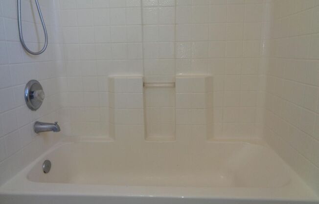 3 beds, 3 baths, $1,595