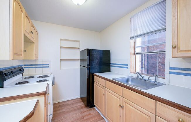 Studio, 1 bath, 400 sqft, $1,095, Unit B09