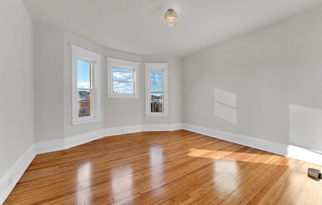 3 beds, 2 baths, 7 sqft, $3,100, Unit 3W