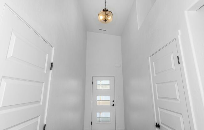 Beautiful Brand-New 3 Bedroom Home Near the Colorado River & Trail System