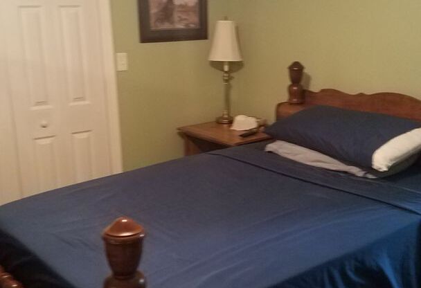 1-Bedroom 1-Bath Fully Furnished Apartment