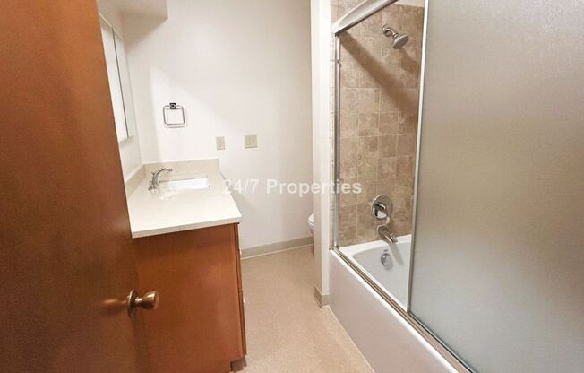 1 bed, 1 bath, $1,195, Unit 08