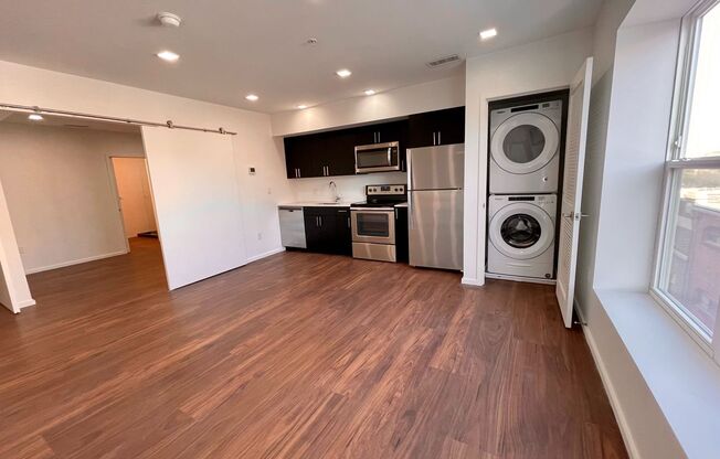 1 bed, 1 bath, 518 sqft, $1,525, Unit 405