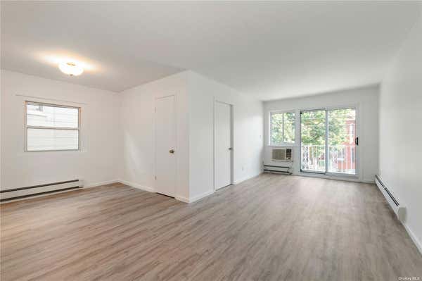 3 beds, 1 bath, $3,000, Unit 2