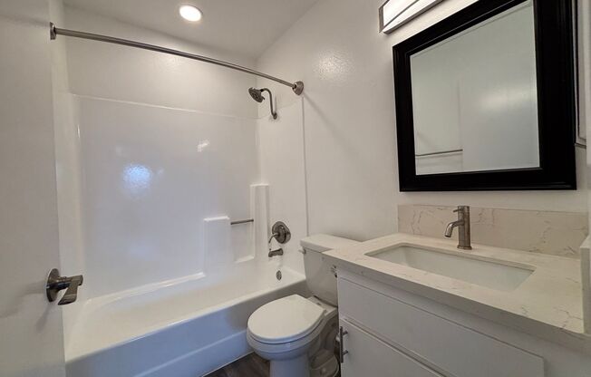 1 bed, 1 bath, 695 sqft, $1,598, Unit 301