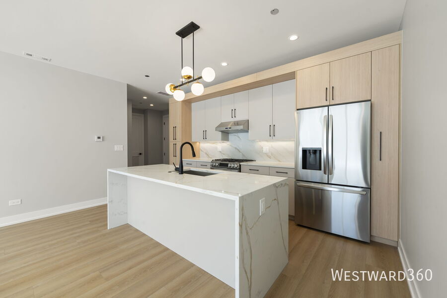 2354 W POLK ST