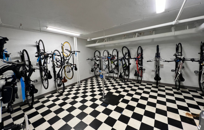 1 bed, 1 bath, 607 sqft, $1,350, Unit 24