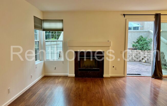 Sabre Springs, 10960 Creekbridge Pl, Wood Floors, Granite Counters, AC, Fplc, 2 Car Garage!
