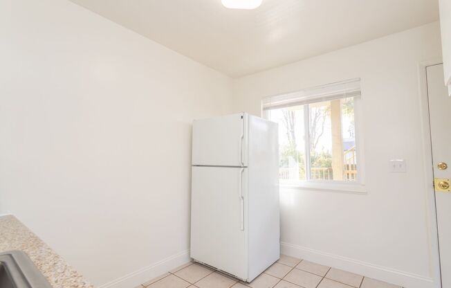 2 beds, 1 bath, $1,999, Unit E