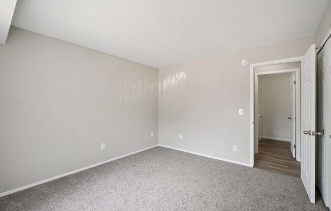 1 bed, 1 bath, 760 sqft, $1,180, Unit H114