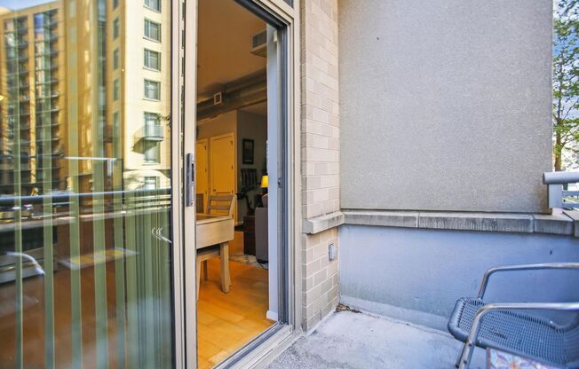 1 bed, 1 bath, $2,500