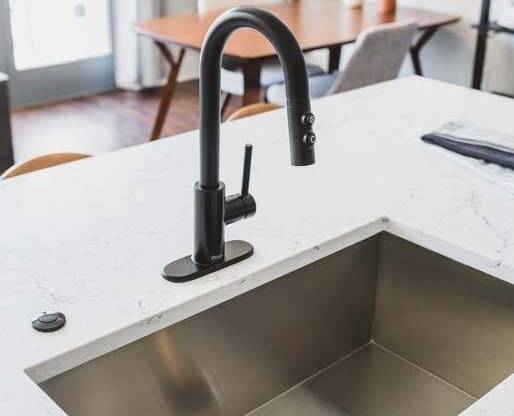 Pull-down kitchen faucets make things easy