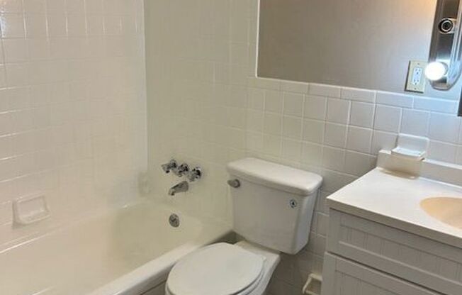 2 beds, 1 bath, $1,295, Unit 2148-4