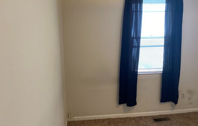 3 beds, 1 bath, $2,200