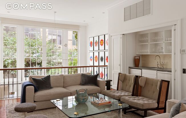 133 W 78 ST