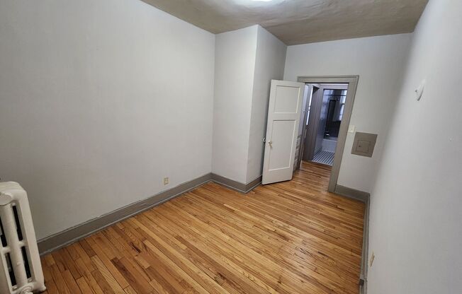 1 bed, 1 bath, 556 sqft, $880, Unit A-2
