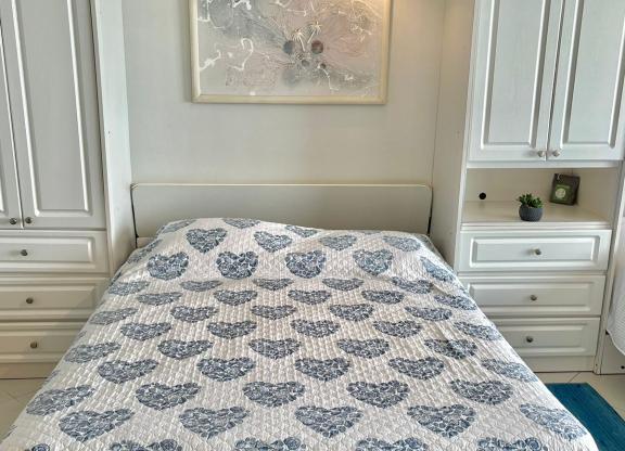 1 bed, 1 bath, $2,500, Unit UNIT 114