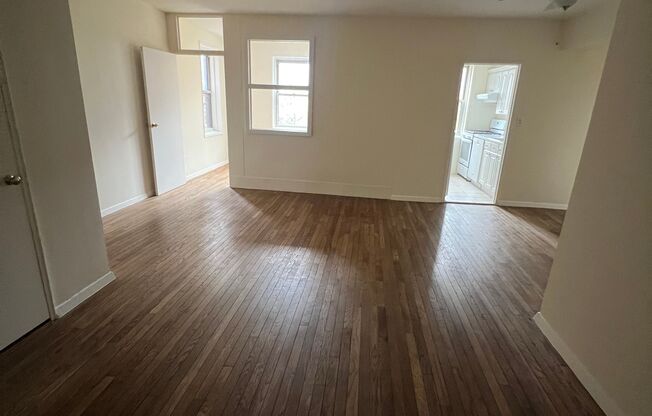 2 beds, 1 bath, $3,995, Unit 5W