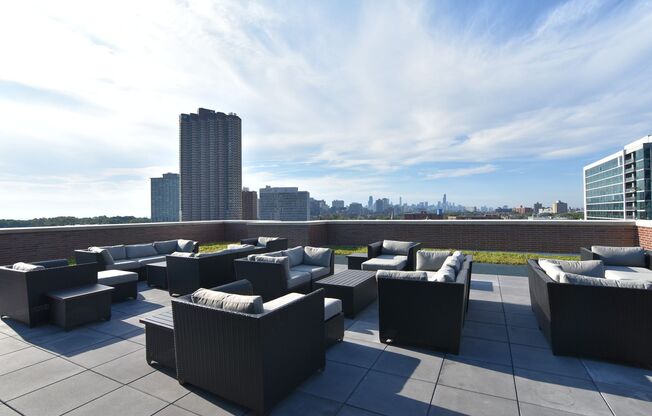 1 bed, 1 bath, 713 sqft, $3,100, Unit 3833-607