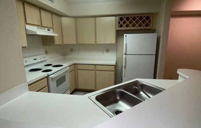 Stylish 1 Bed + Den Condo in Bona Vista | Prime Altamonte Springs Location!