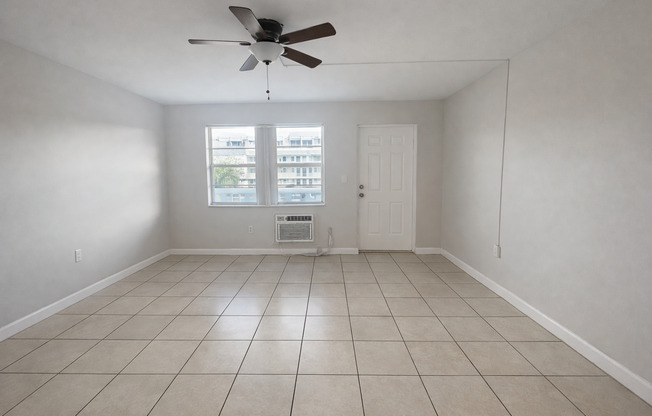 1 bed, 1 bath, 700 sqft, $1,695, Unit 2708 - 10C