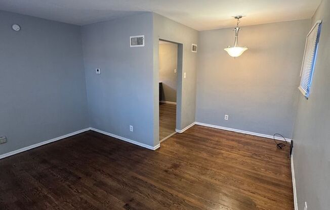 2 beds, 1 bath, $1,250