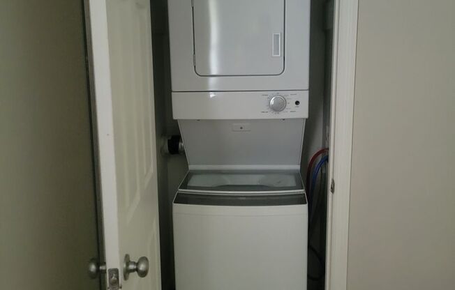 1 bed, 1 bath, 500 sqft, $925, Unit 264