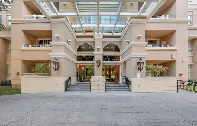 Luxury Turtle Creek Highrise Retreat with Private Access & Stunning Balcony Views